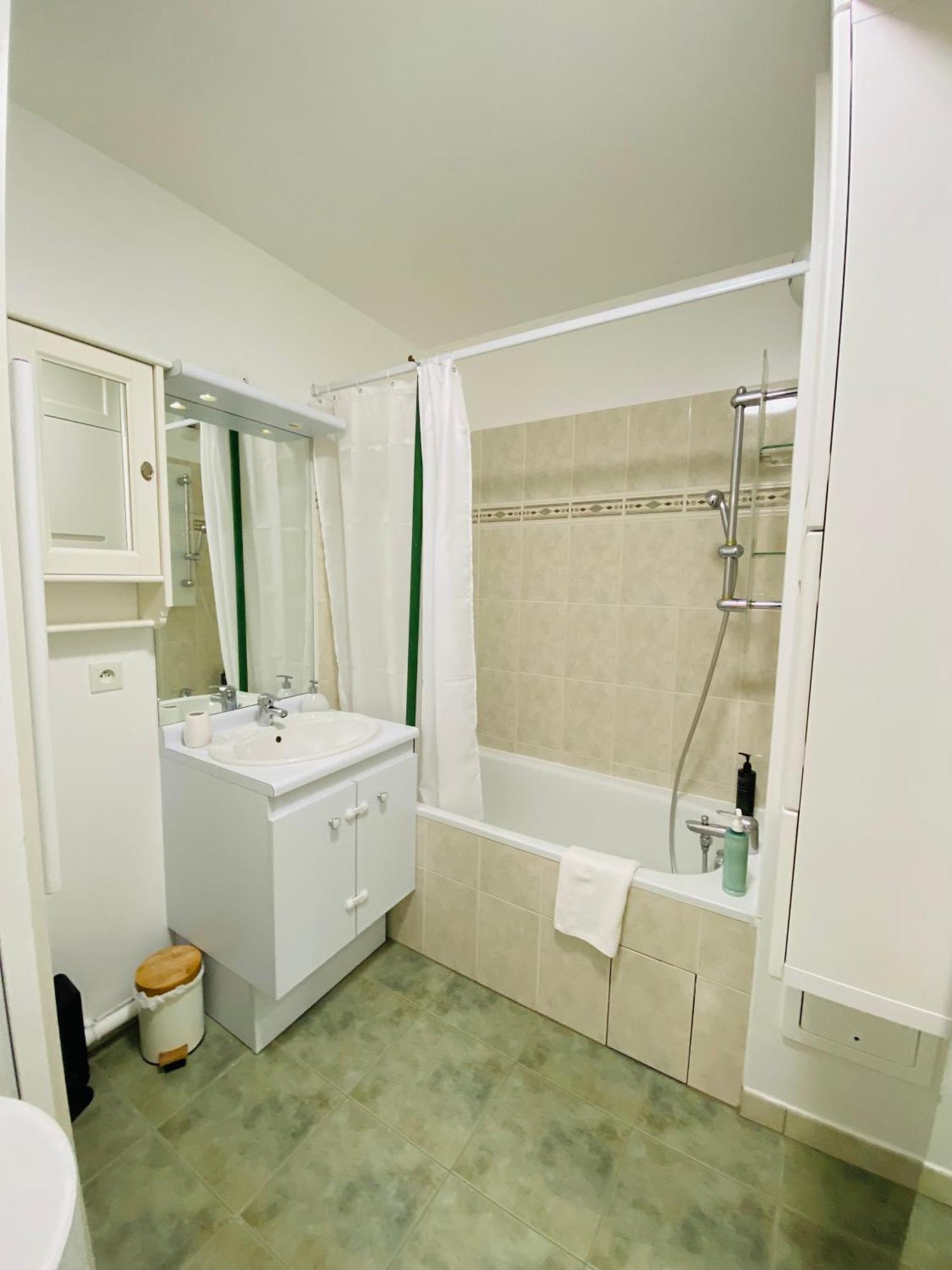 Charmant Appartement 3 Pieces Proche Rer & Disney 몽테브랭 외부 사진